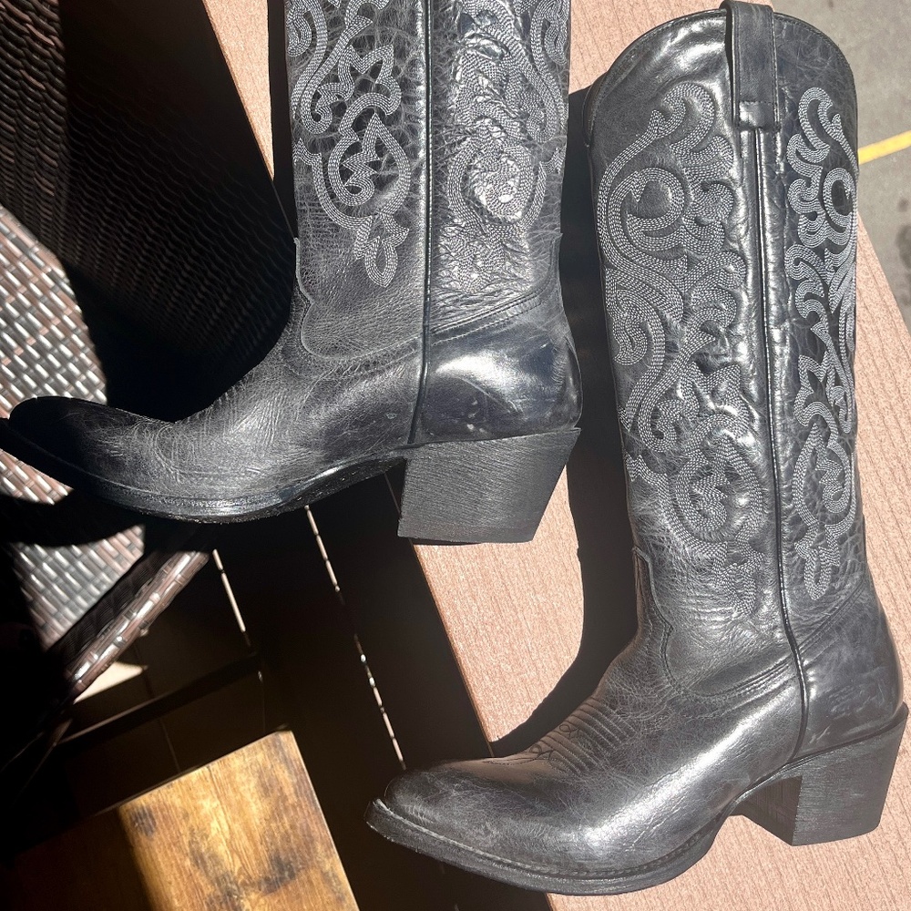 Shyanne boots 7.5 new never worn
